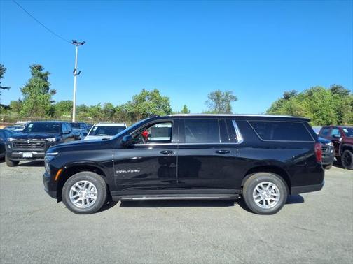 2025 Chevrolet Suburban LS