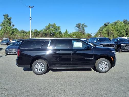 2025 Chevrolet Suburban LS