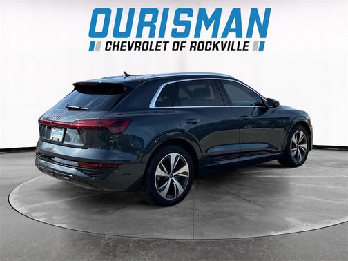 2024 Audi Q8 e-tron Premium