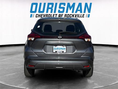 2022 Nissan Kicks SV