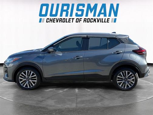 2022 Nissan Kicks SV