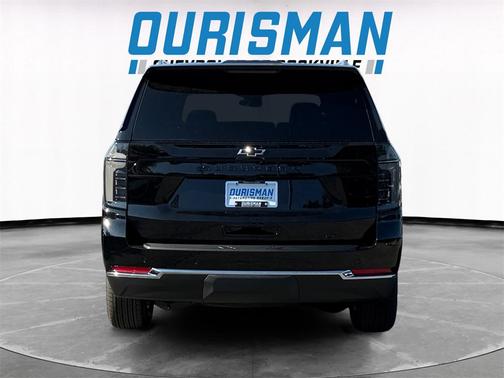 2025 Chevrolet Suburban LT