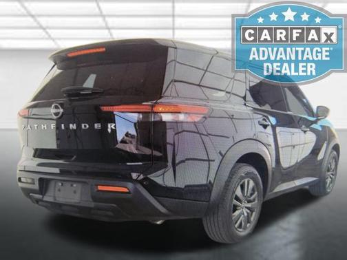 2022 Nissan Pathfinder S 2WD