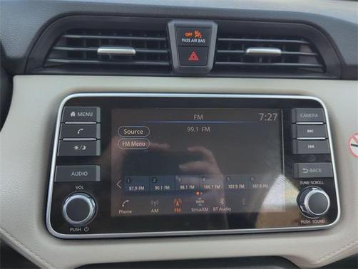 2022 Nissan Versa 1.6 SV