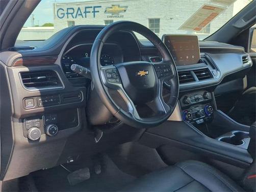 2023 Chevrolet Suburban LT