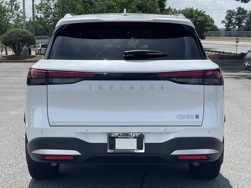Radiant White 2026 INFINITI QX60 LUXE AWD