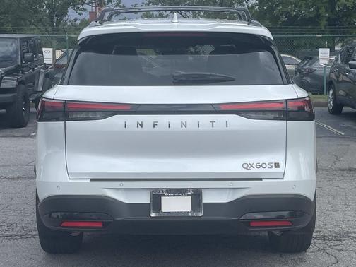 Radiant White 2026 INFINITI QX60 SPORT AWD