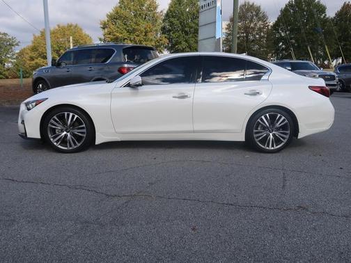 Photo 2 of 25 of 2021 INFINITI Q50 Essential