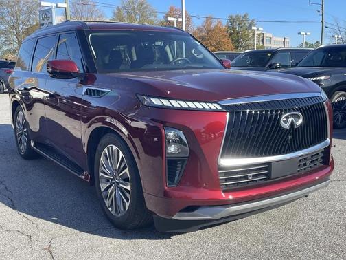 2025 INFINITI QX80 Luxe