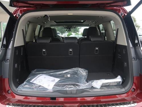 2025 INFINITI QX80 Luxe