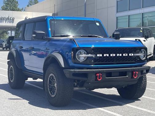 Velocity Blue Metallic 2024 Ford Bronco Wildtrak