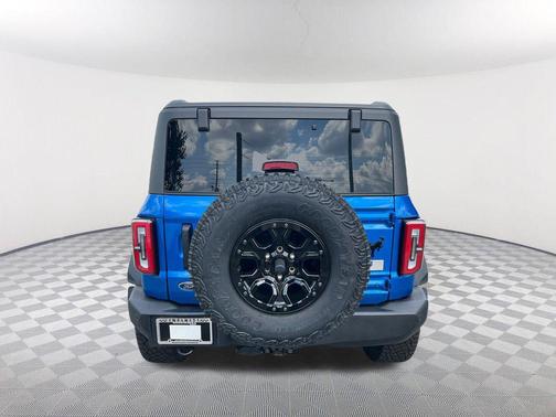 Velocity Blue Metallic 2024 Ford Bronco Wildtrak
