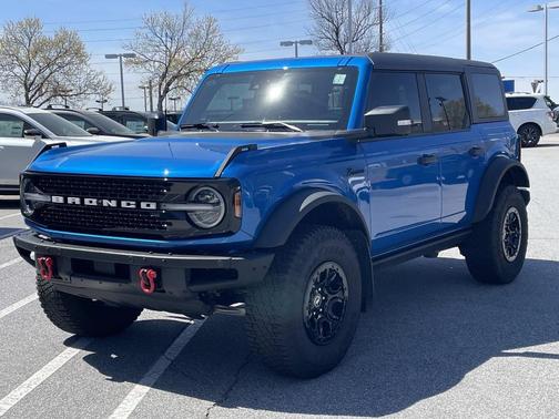 Velocity Blue Metallic 2024 Ford Bronco Wildtrak