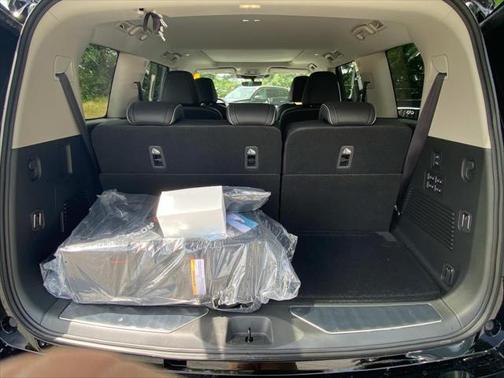 2025 INFINITI QX80 Luxe