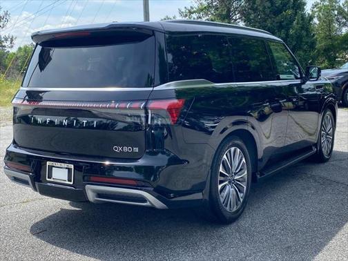 2025 INFINITI QX80 Luxe