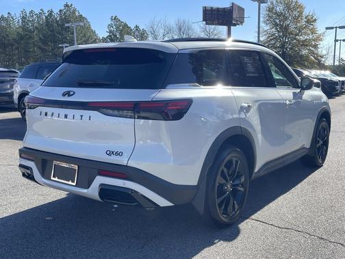 2025 INFINITI QX60 Luxe
