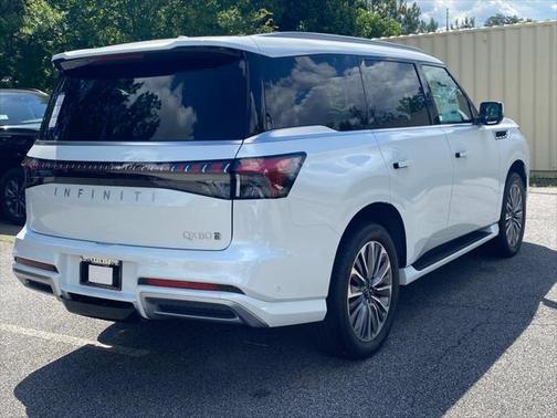 2025 INFINITI QX80 Luxe
