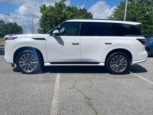 2025 INFINITI QX80 Luxe
