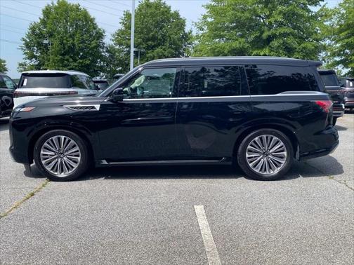 2025 INFINITI QX80 Luxe