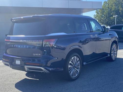 2025 INFINITI QX80 SENSORY AWD