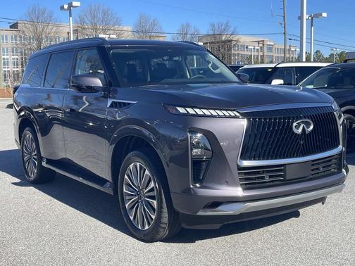 2025 INFINITI QX80 Luxe