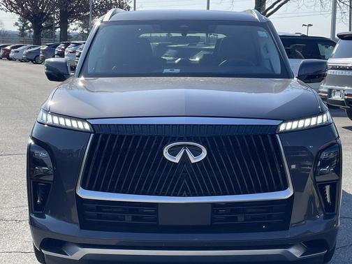 2025 INFINITI QX80 Luxe