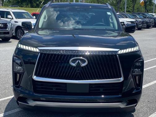 2025 INFINITI QX80 Luxe