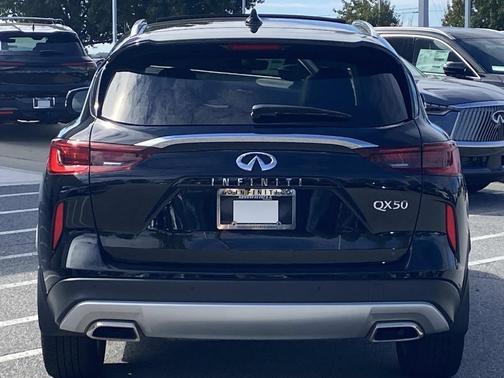 2024 INFINITI QX50 LUXE