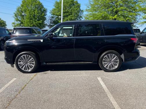 2025 INFINITI QX80 Luxe