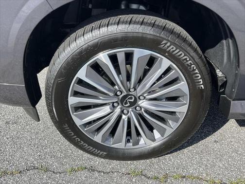 2025 INFINITI QX80 Luxe