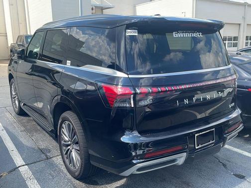 2025 INFINITI QX80 Luxe