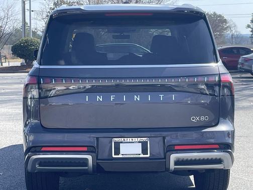 2025 INFINITI QX80 PURE