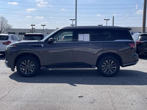 2025 INFINITI QX80 PURE
