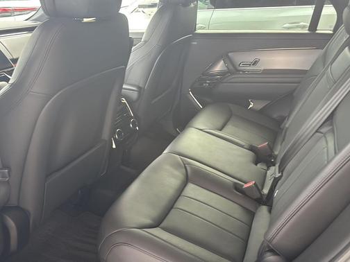 2024 Land Rover Range Rover Sport SE