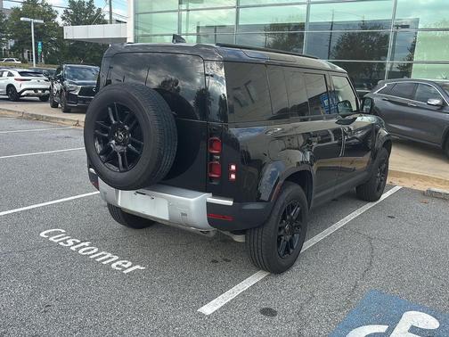 2025 Land Rover Defender 110 P300