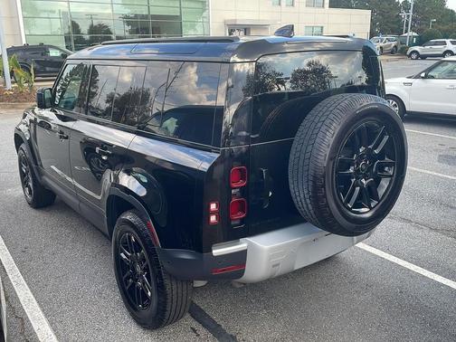 2025 Land Rover Defender 110 P300