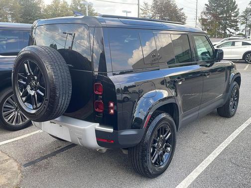 2025 Land Rover Defender 110 P300