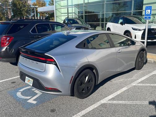 2024 Toyota Prius LE