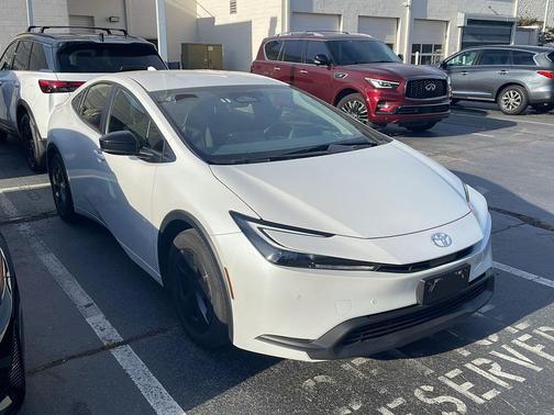 2024 Toyota Prius LE