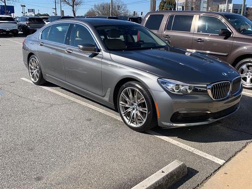 2019 BMW 740 740i