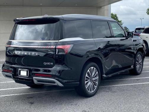 2025 INFINITI QX80 Luxe