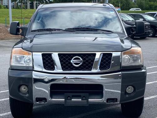 2011 Nissan Titan SV