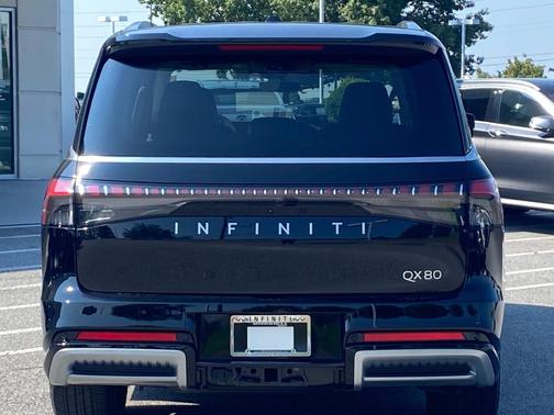 2025 INFINITI QX80 Luxe