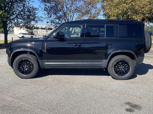 2025 Land Rover Defender 110 P300