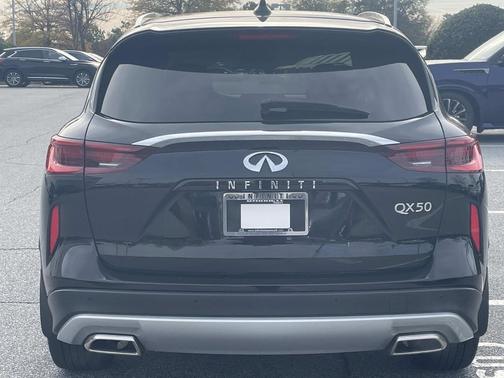 2024 INFINITI QX50 LUXE
