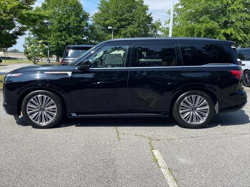 2025 INFINITI QX80 Luxe