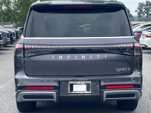 2025 INFINITI QX80 Luxe