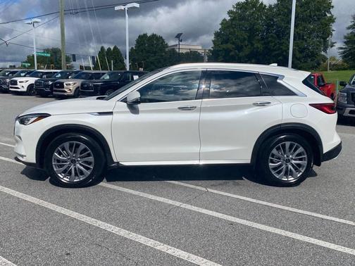 2024 INFINITI QX50 LUXE