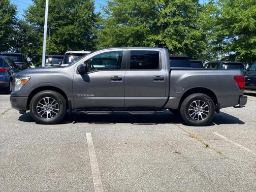 2024 Nissan Titan SV