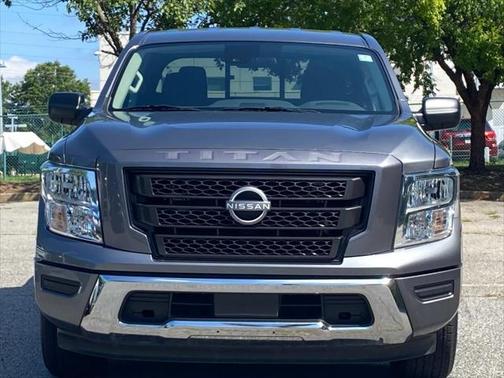 2024 Nissan Titan SV